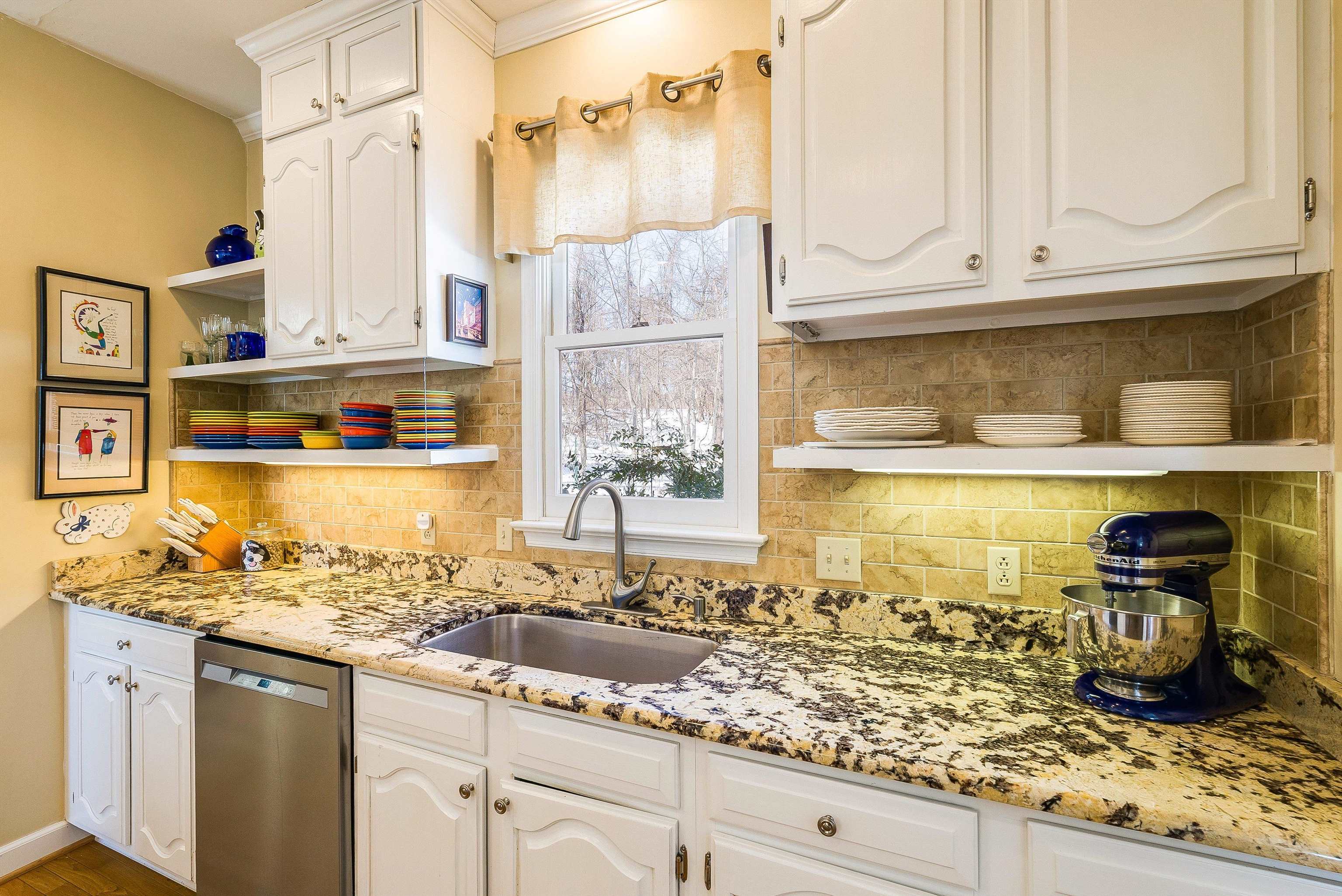 305 Kings Square Staunton, VA 24401 - Photo 18 of 55