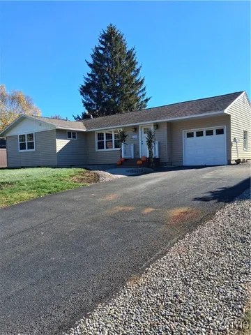 $264,000 | 101 Augusta Drive, Cicero, NY 13212