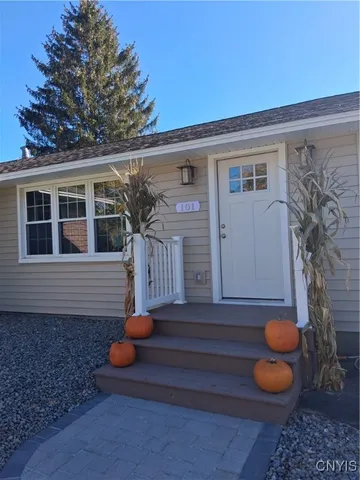 $264,000 | 101 Augusta Drive, Cicero, NY 13212