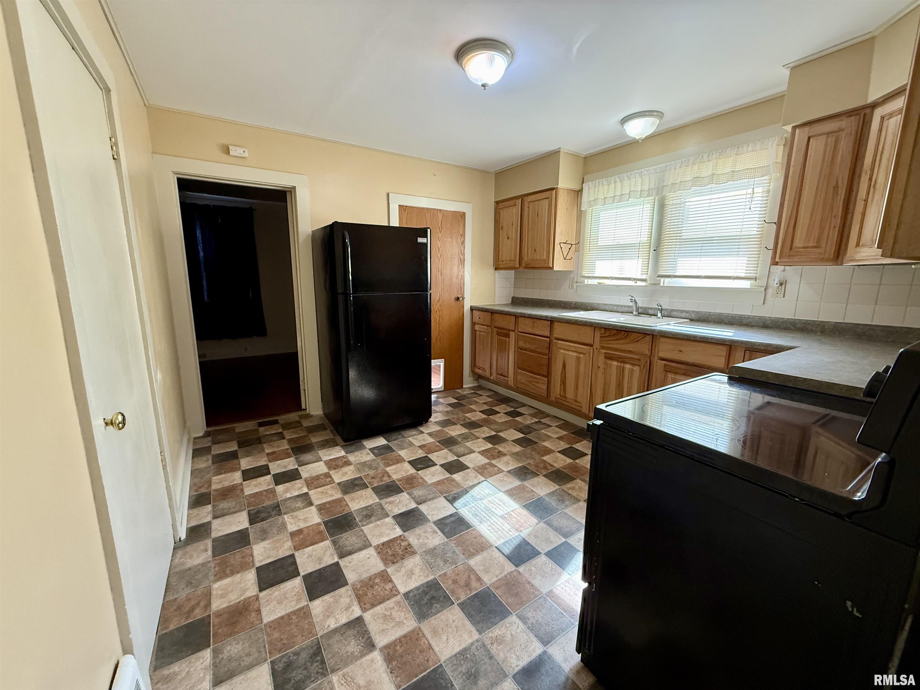 435 3rd Avenue North Clinton, IA 52732 - Photo 10 of 16