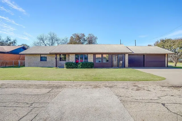 $267,500 | 1911 Joslin Street, Cleburne, TX 76033