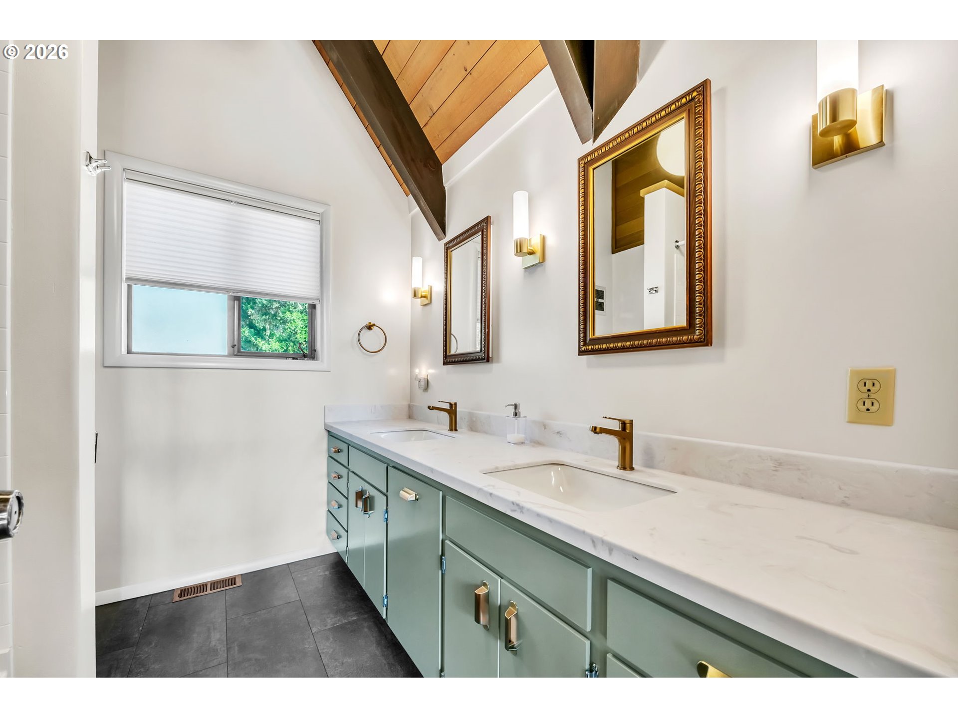 90790 Hill Road Springfield, OR 97478 - Photo 18 of 48 Bathroom