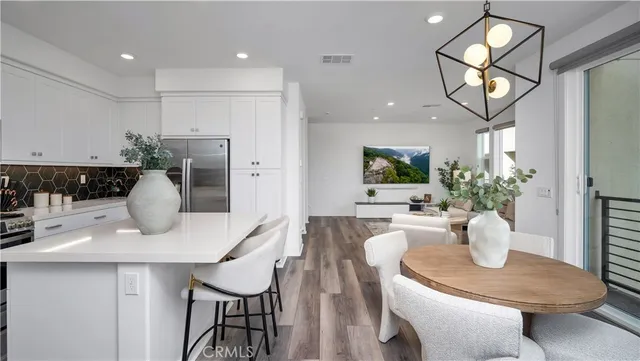 $838,000 | 1669 West Lincoln Avenue, Unit 102, Anaheim, CA 92801