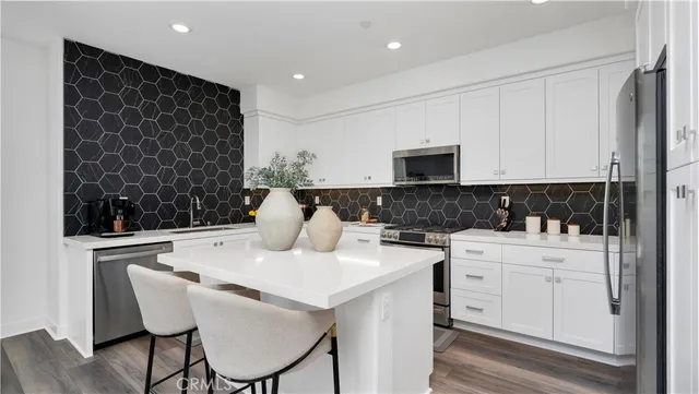 $838,000 | 1669 West Lincoln Avenue, Unit 102, Anaheim, CA 92801