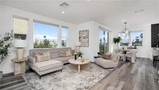 $838,000 | 1669 West Lincoln Avenue, Unit 102, Anaheim, CA 92801