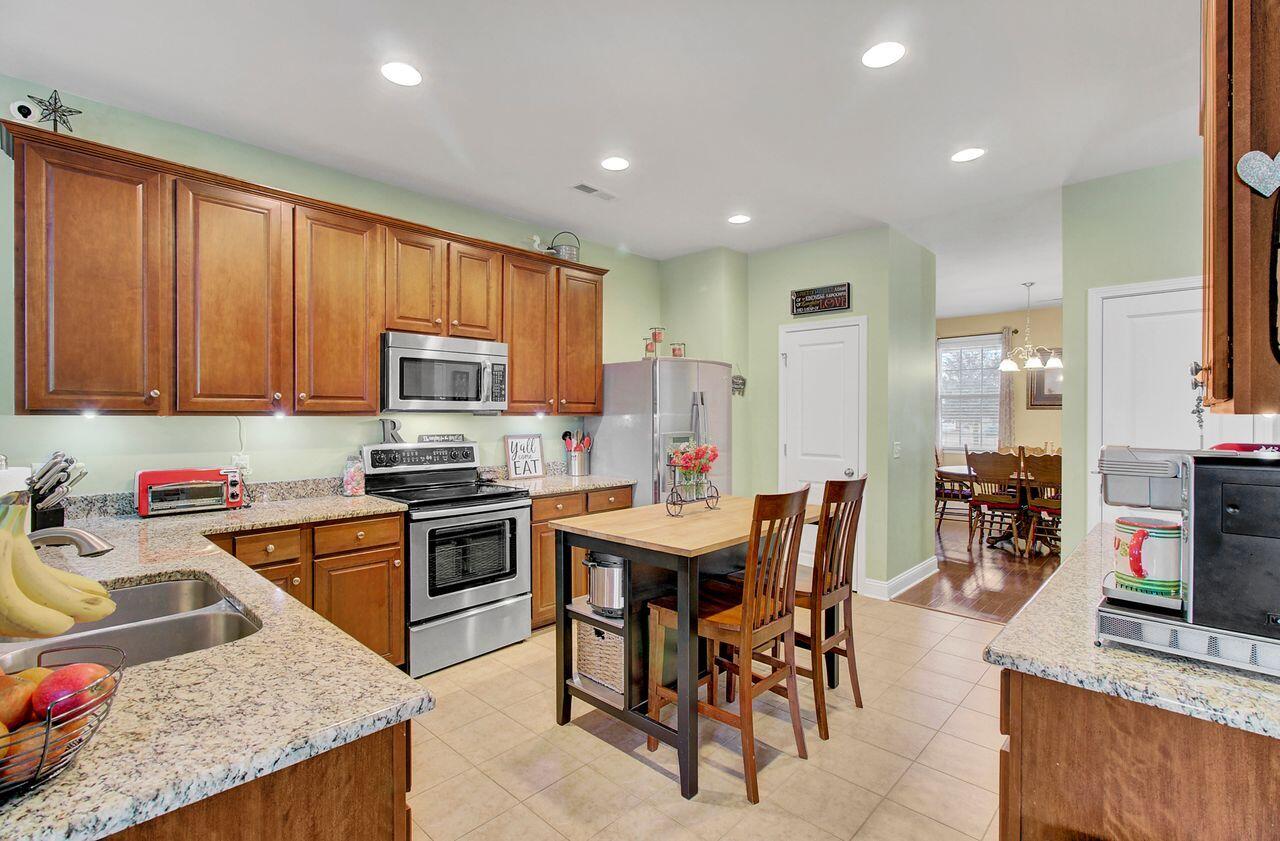 198 Decatur Drive Summerville, SC 29486 - Photo 8 of 36 Kitchen