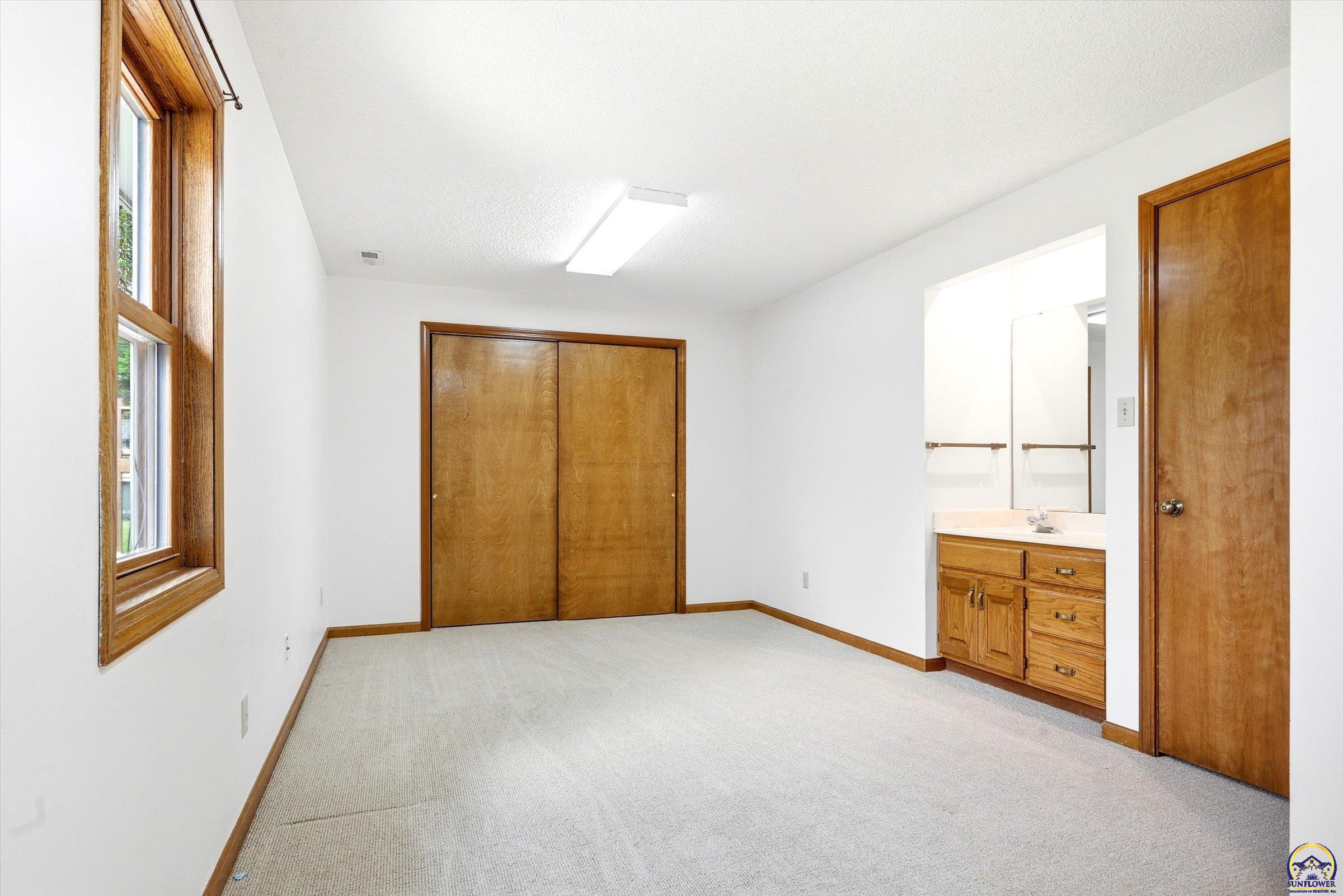 7143 Southwest 33rd Street Topeka, KS 66614 - Photo 27 of 43