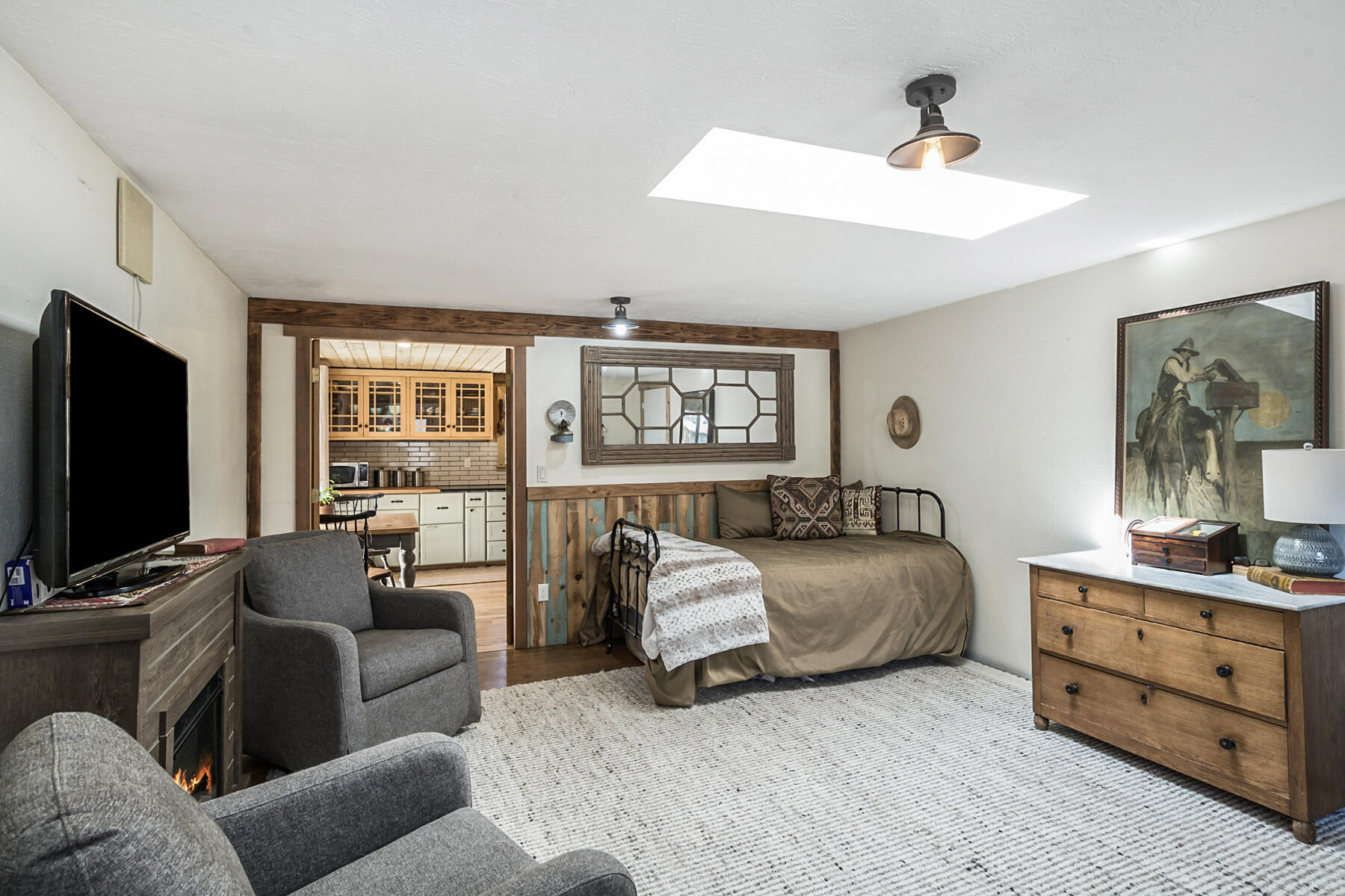 60169 Cheyenne Road Bend, OR 97702 - Photo 23 of 39 Bonus room next to shop