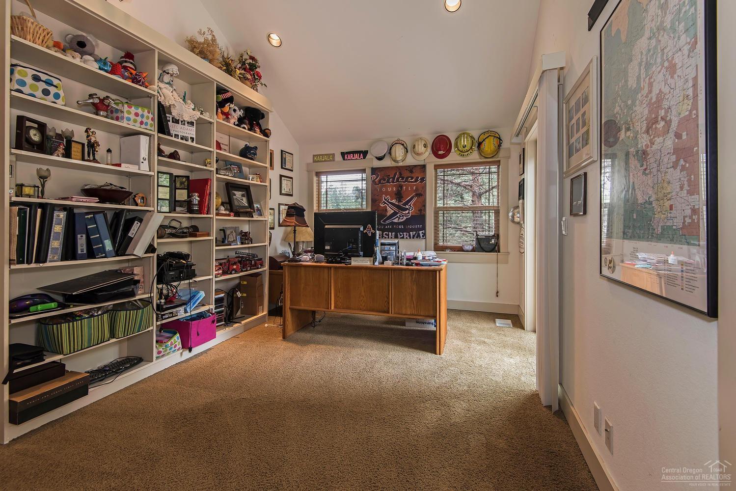 809 South Locust Street Sisters, OR 97759 - Photo 16 of 25 Additional Photo