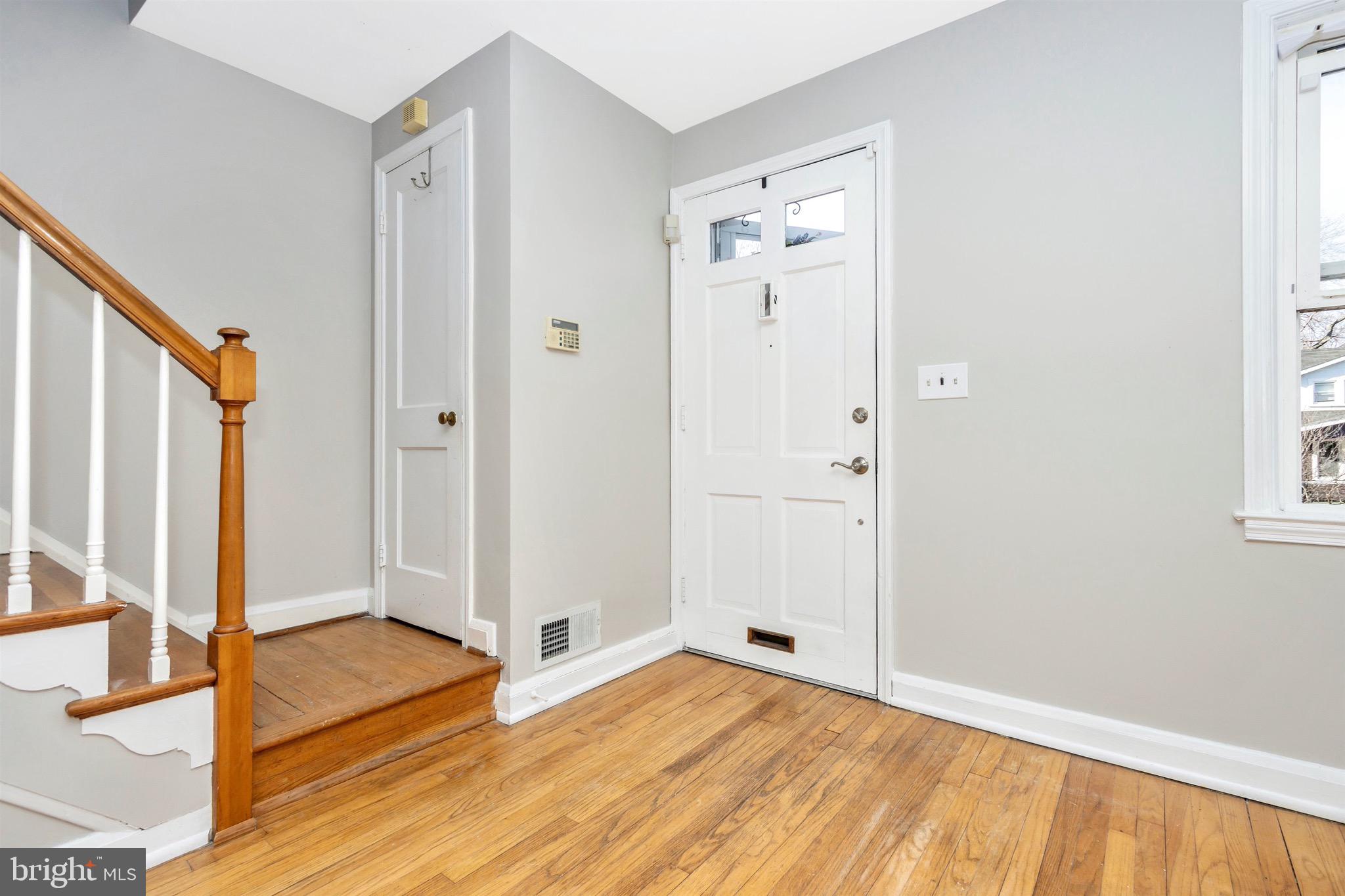 hardwood floors througout