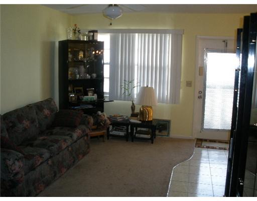 4053 Hythe A, Unit 4053 Boca Raton, FL 33434 - Photo 4 of 7 Additional Photo