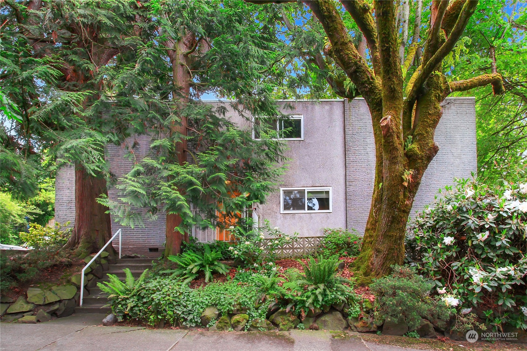 801 East Aloha Street, Unit 6 Seattle, WA 98102 - Photo 2 of 25