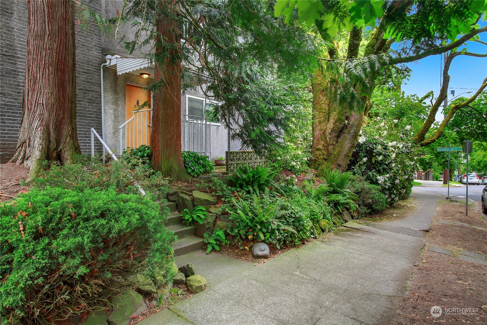 801 East Aloha Street, Unit 6 Seattle, WA 98102 - Photo 3 of 25