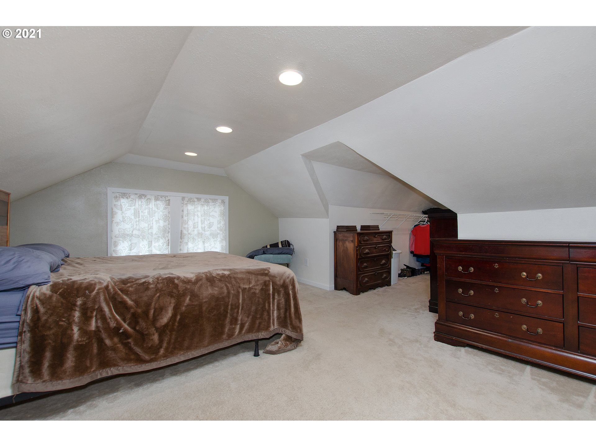 2707 Southwest 6th Avenue Camas, WA 98607 - Photo 8 of 13 Gallery Image 8