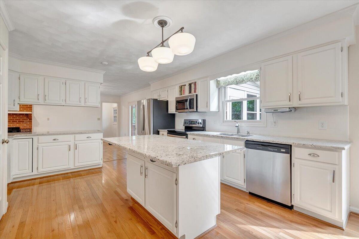 7031 Highfields Farm Trail Roanoke, VA 24018 - Photo 14 of 88 014-MIB07935