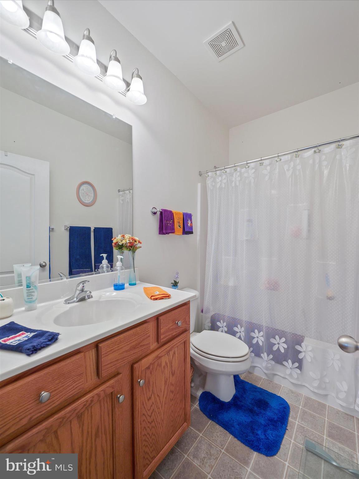 83 Ran Rue Drive Martinsburg, WV 25403 - Photo 23 of 29 Full Upstairs Bathroom
