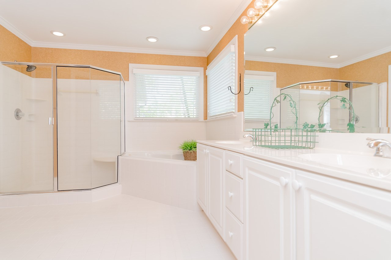 4808 Salem Ridge Road Holly Springs, NC 27540 - Photo 16 of 30 Master Bath/Spa