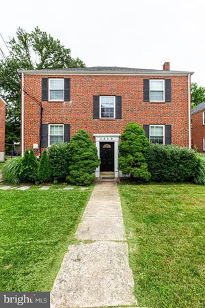 $2,550 | 1519 North Stafford Street, Unit 3, Arlington, VA 22207