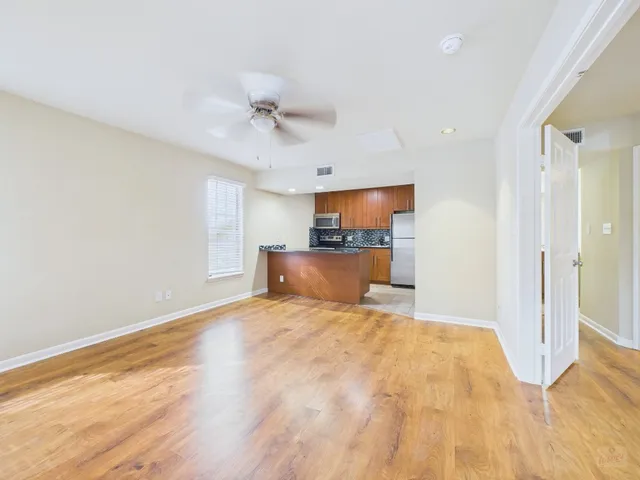 $1,125 | 7685 Northcross Drive, Unit 1024, Austin, TX 78757