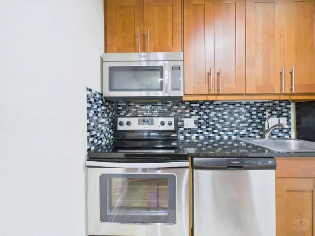 $1,125 | 7685 Northcross Drive, Unit 1024, Austin, TX 78757