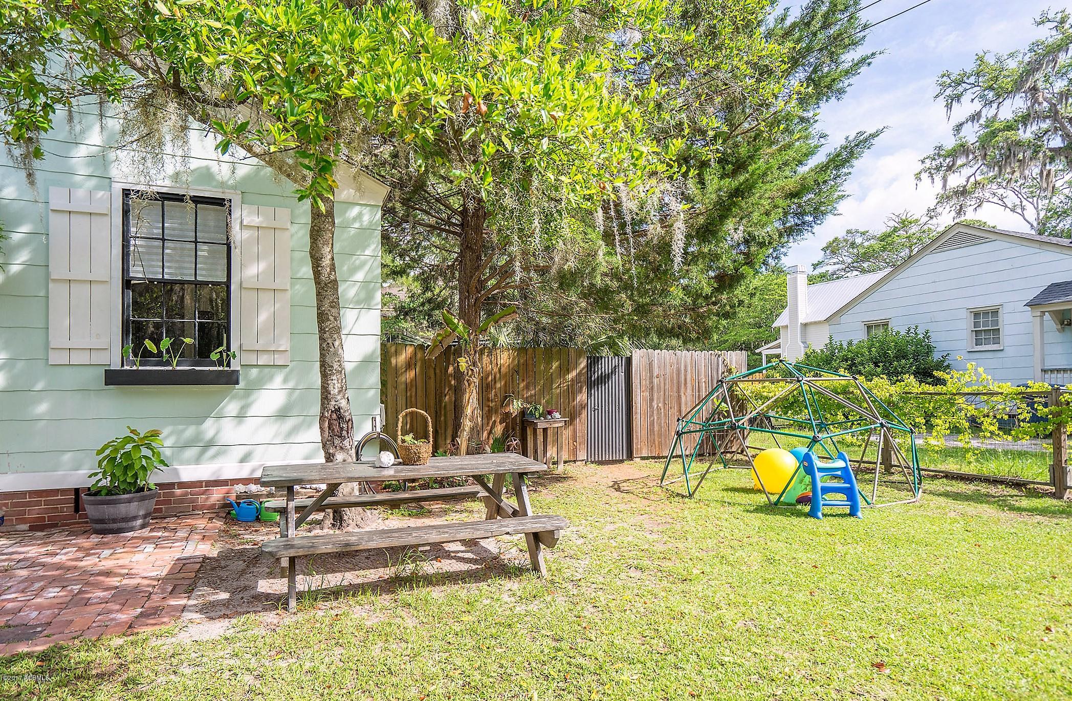 2311 Depot Road Beaufort, SC 29902 - Photo 5 of 28 DSC01212-1