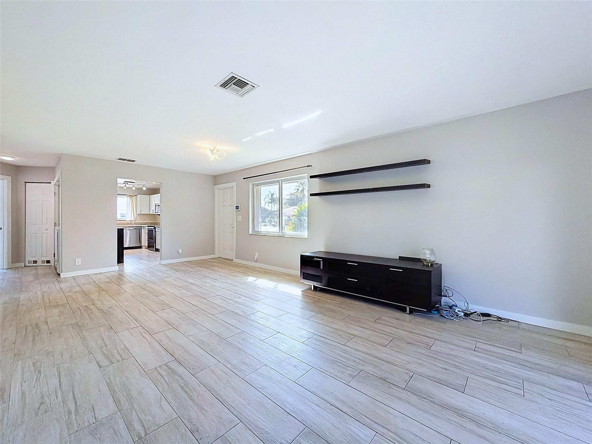 6361 Walk Circle Boca Raton, FL 33433 - Photo 4 of 16 Photo 4