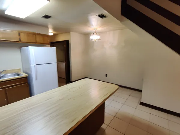 $1,250 | 1105 Ocala Road, Tallahassee, FL 32304