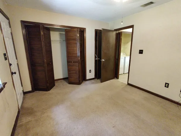 $1,250 | 1105 Ocala Road, Tallahassee, FL 32304