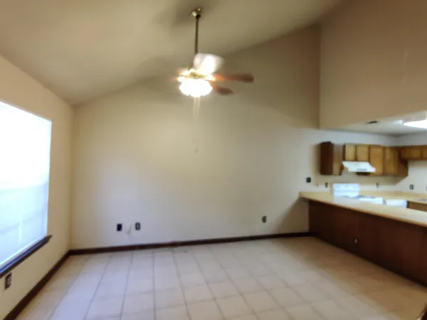 $1,250 | 1105 Ocala Road, Tallahassee, FL 32304