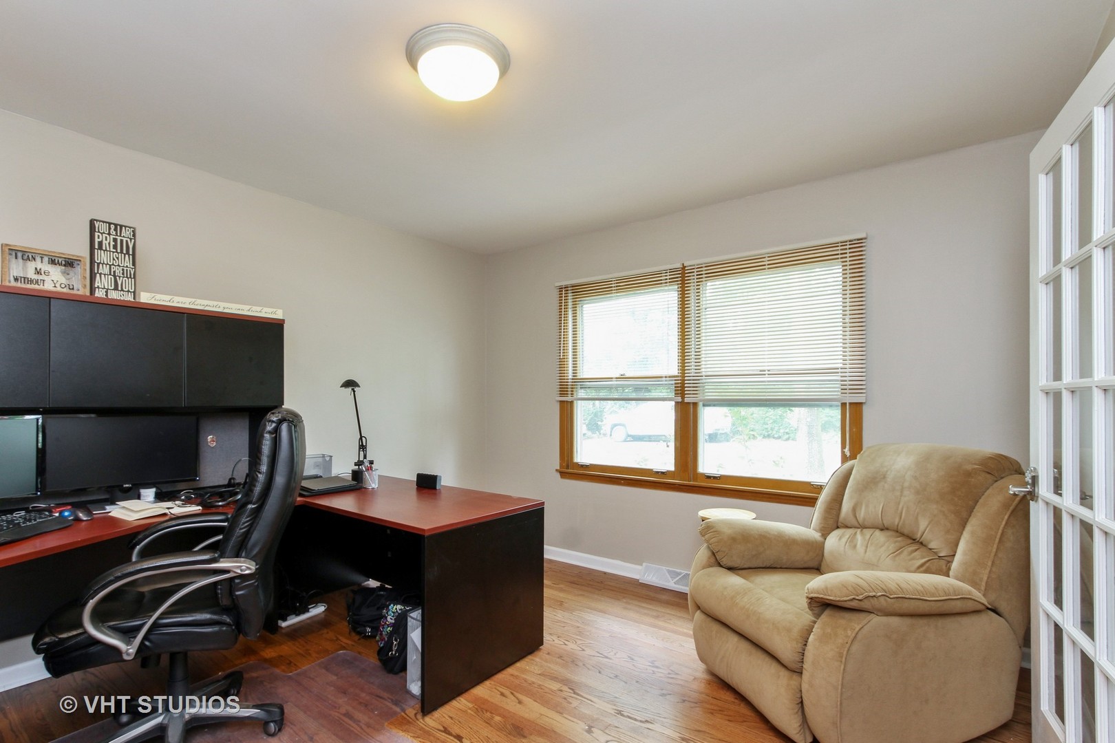 127 Hickory Road Oakwood Hills, IL 60013 - Photo 11 of 28 a living room with furniture and a window
