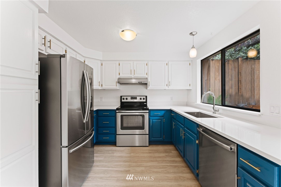 8713 238th Street Southwest, Unit A9 Edmonds, WA 98026 - Photo 3 of 30 Gallery Image 3