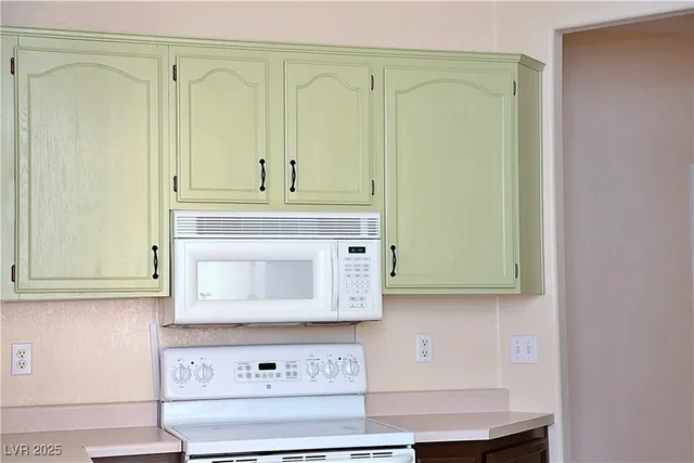 $299,999 | 3349 Partridge Run Street, Laughlin, NV 89029