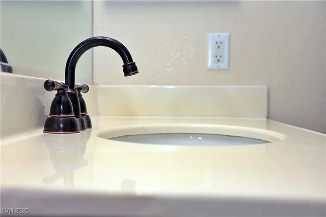 $299,999 | 3349 Partridge Run Street, Laughlin, NV 89029