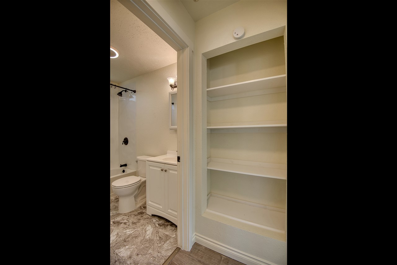 4512 North Best Road Spokane Valley, WA 99216 - Photo 11 of 27 Gallery Image 11