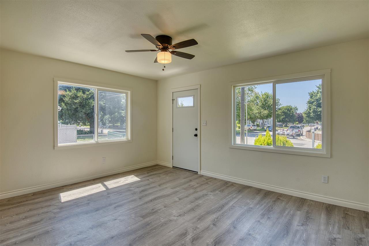 4512 North Best Road Spokane Valley, WA 99216 - Photo 9 of 27 Gallery Image 9