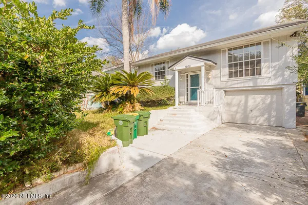 $2,700 | 1205 16th Street North, Jacksonville Beach, FL 32250