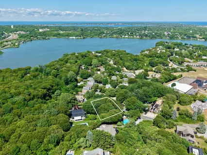 $949,000 | 30 South South Dewey Place, Montauk, NY 11954