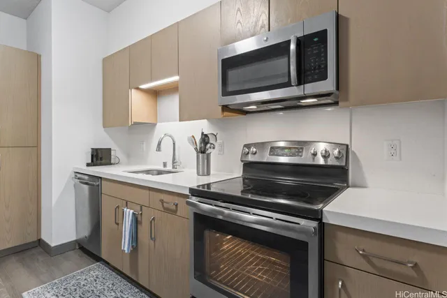 $905,000 | 7000 Hawaii Kai Drive, Unit 2111, Honolulu, HI 96825