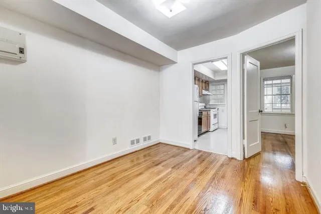 $1,999 | 7814 Tilbury Street, Unit 17, Bethesda, MD 20814