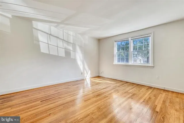 $1,999 | 7814 Tilbury Street, Unit 17, Bethesda, MD 20814