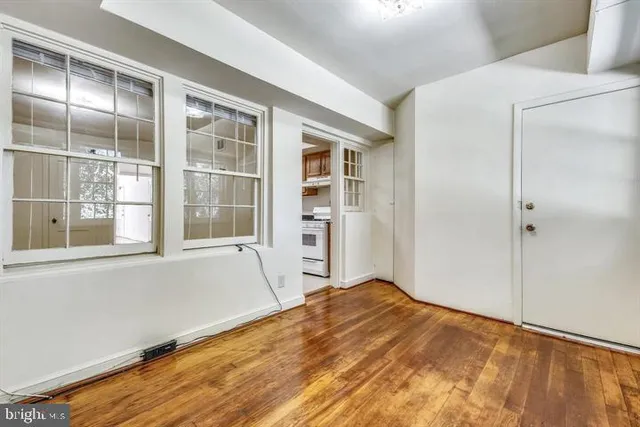 $1,999 | 7814 Tilbury Street, Unit 17, Bethesda, MD 20814