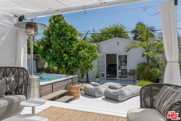 $1,695,000 | 814 Angelus Place, Venice, CA 90291