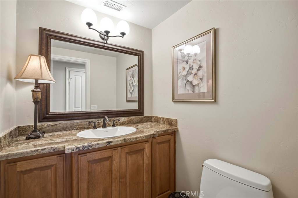 5872 Shaker Drive Riverside, CA 92506 - Photo 27 of 74 guest bath