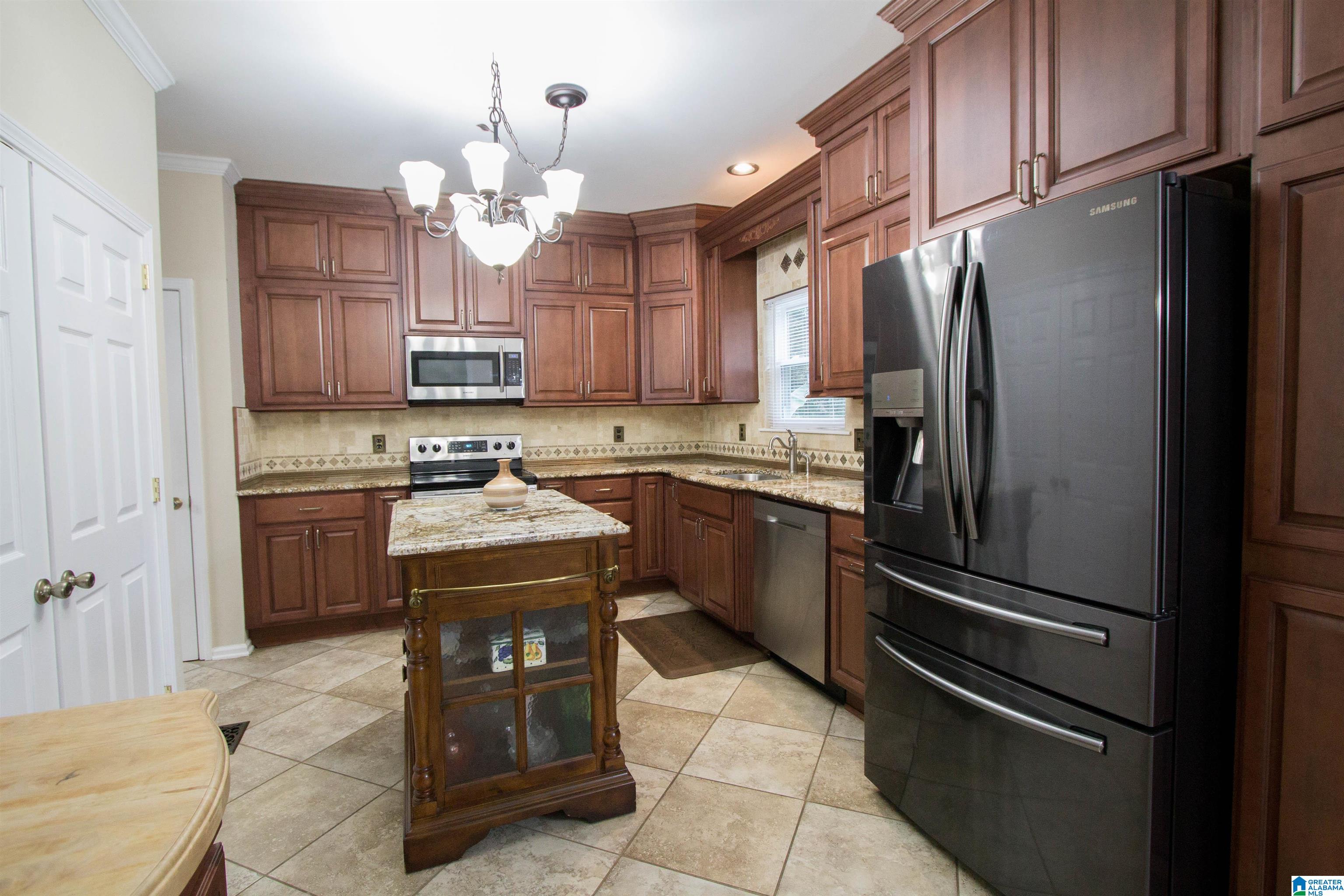 109 Setting Sun Lane Alabaster, AL 35007 - Photo 6 of 30