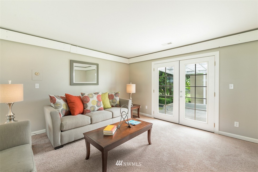205 Duvall Avenue Southeast Renton, WA 98059 - Photo 4 of 22 Gallery Image 4