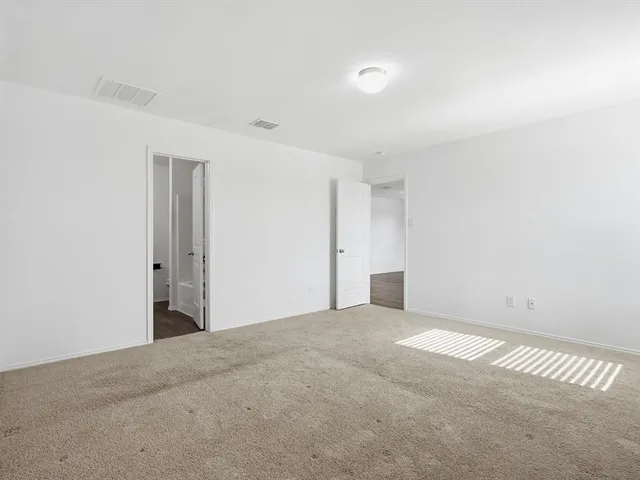 $2,400 | 461 Blue Crow Lane, Fort Worth, TX 76052