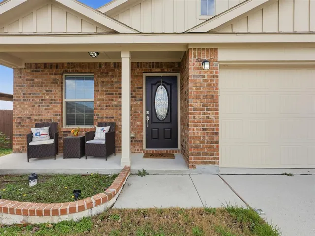 $2,400 | 461 Blue Crow Lane, Fort Worth, TX 76052