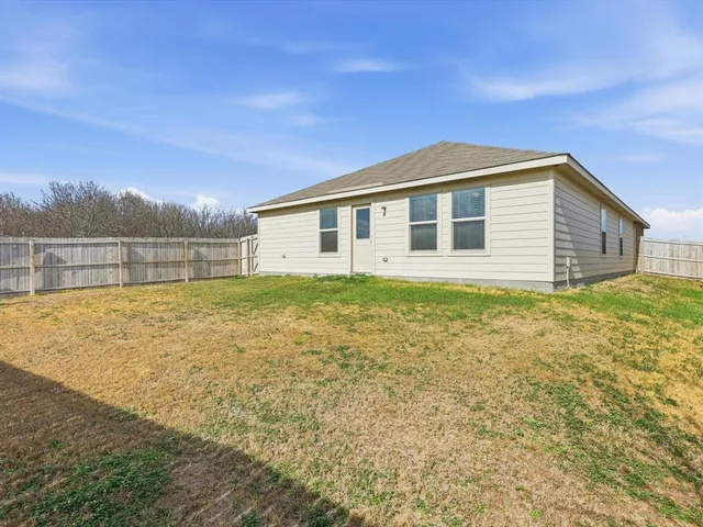 $2,400 | 461 Blue Crow Lane, Fort Worth, TX 76052