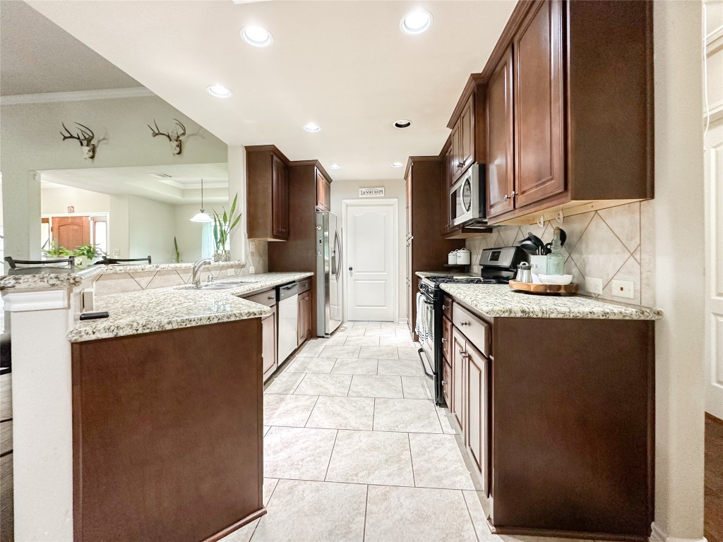 2818 Rustic Wood Lane Rosharon, TX 77583 - Photo 14 of 45