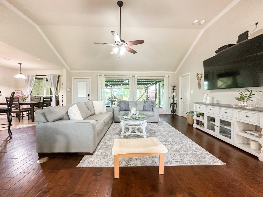 2818 Rustic Wood Lane Rosharon, TX 77583 - Photo 5 of 45